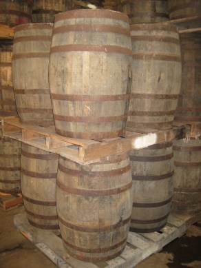 De vaten vol El Dorado rum in Guyana